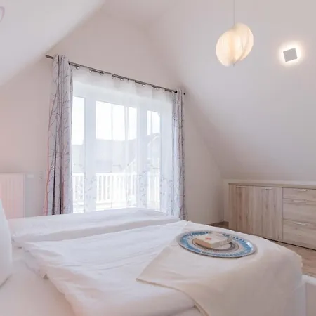 Haus De Loop Prázdninový dům Born